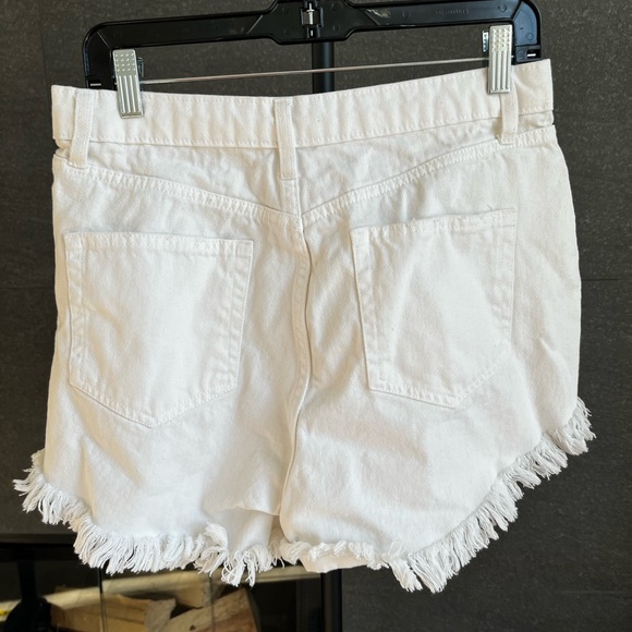 Wild Fable High Rise Distressed White Denim Shorts Size 12 - Picture 5 of 9